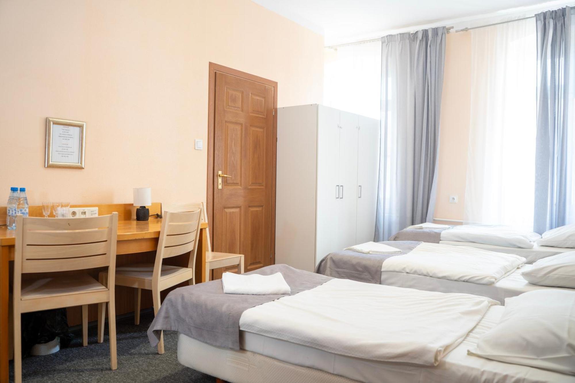 Hostel Krosnienska 12 锡隆纳葛拉 外观 照片