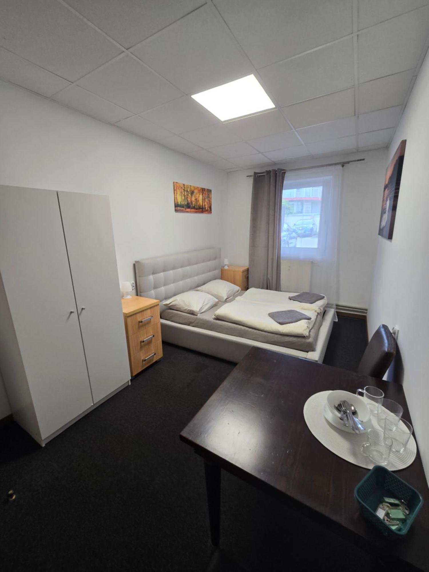 Hostel Krosnienska 12 锡隆纳葛拉 外观 照片