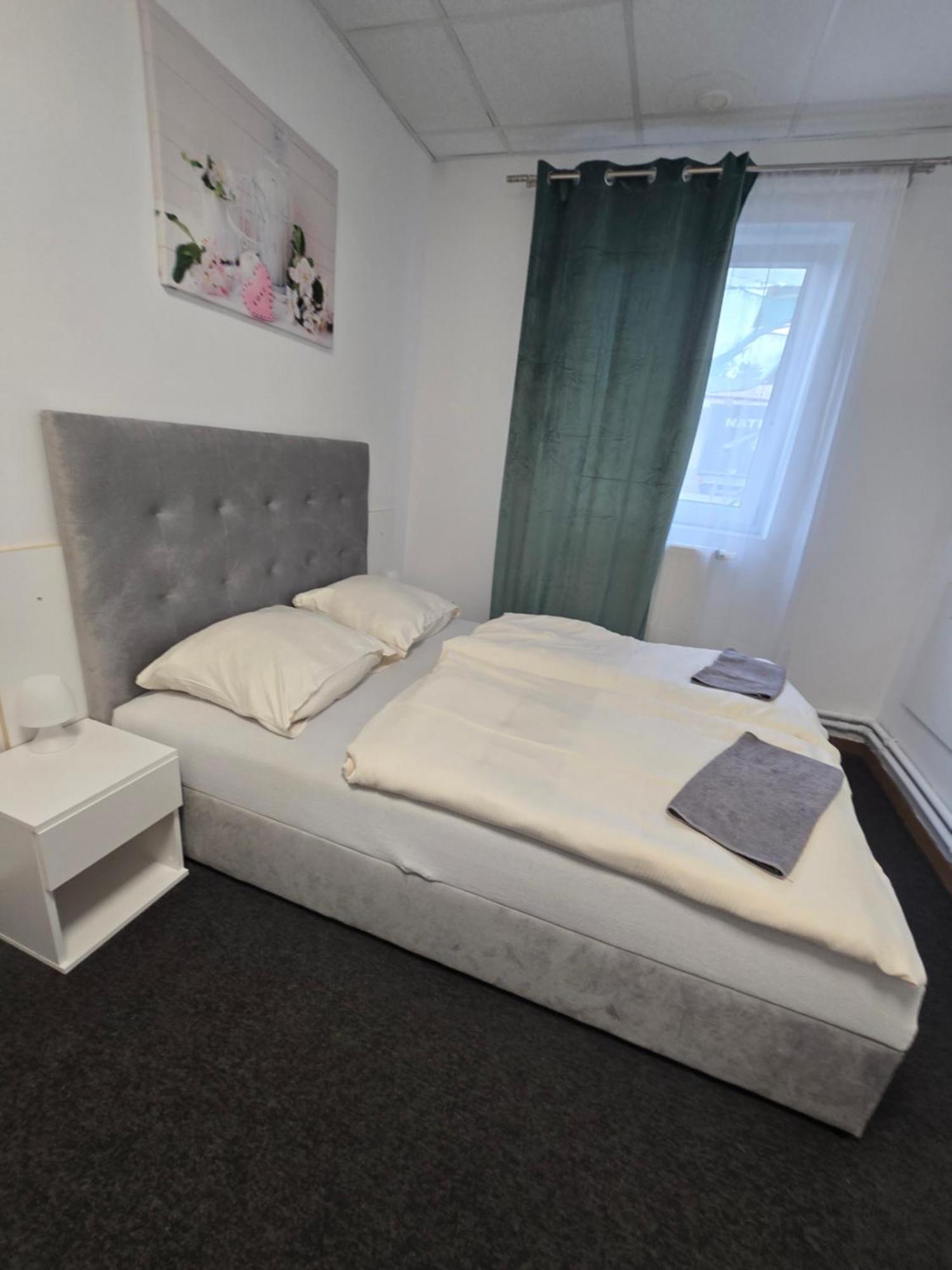 Hostel Krosnienska 12 锡隆纳葛拉 外观 照片