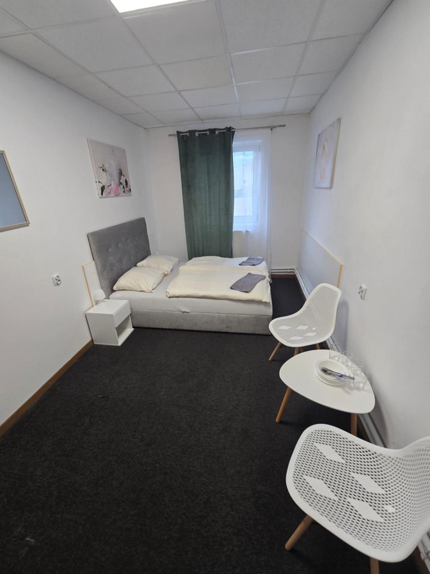 Hostel Krosnienska 12 锡隆纳葛拉 外观 照片